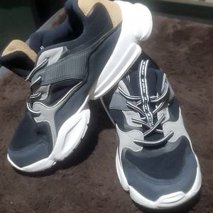 XRAY BRAND TENNIS SHOES. DARK NAVY AND LIGHT GRAY WITH WHITE TRIM